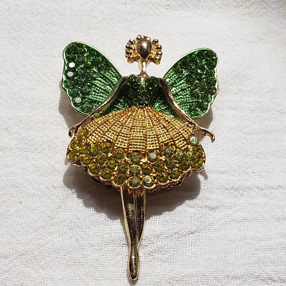 Beautiful Goldtone Ballerina Brooch or Necklace with Moveable Legs - Picture 1 of 5